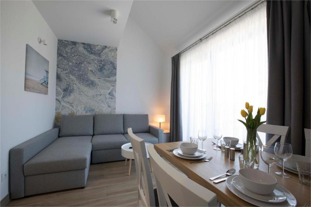 Willa Przy Porcie - Apartamenty Z Aneksami Kuchennymi Ustka Exterior photo